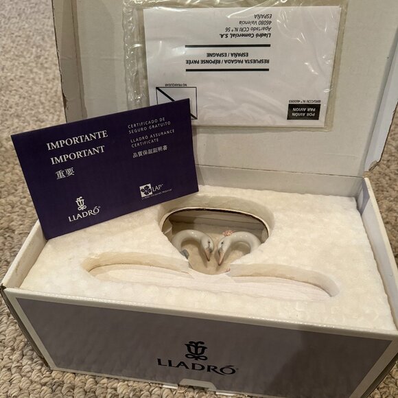 Timeless Lladro Endless Love Swans - Picture 3 of 6